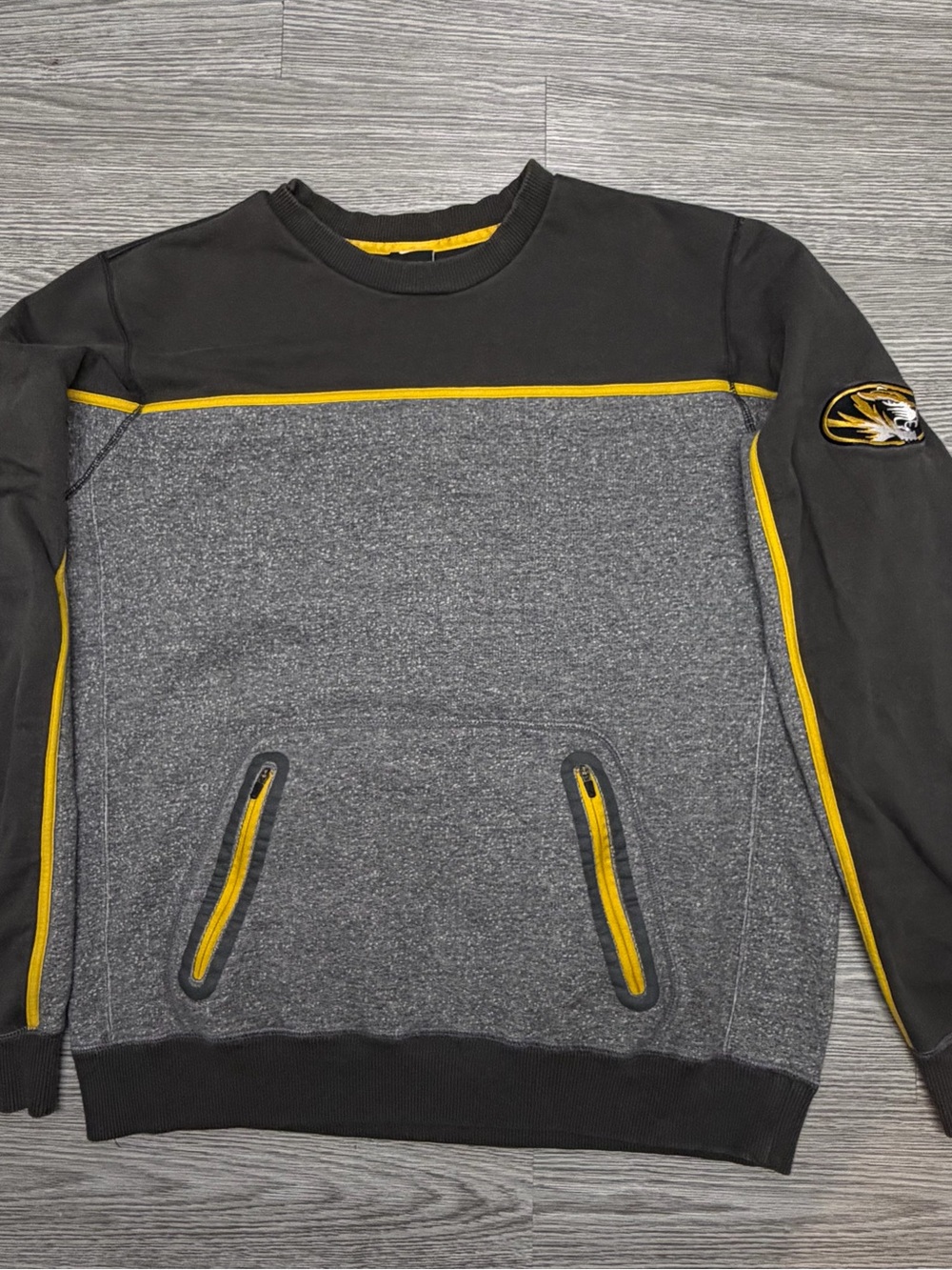 Vintage Y2K Nike MIZZOU Tigers Sweatshirt  Sz L embroidered Collegiate Missouri